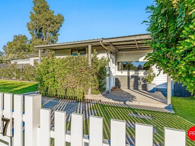 Stylish Living in a Connected Eaglehawk Pocket