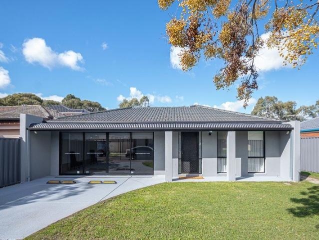 Stylish Living in a Family Friendly Court!