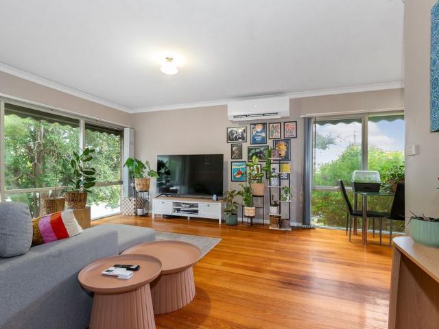 Stylish Living in a Leafy Locale Frankston High School Zone