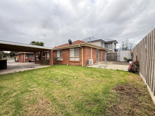 Stylish Living In A Lifestyle Location!