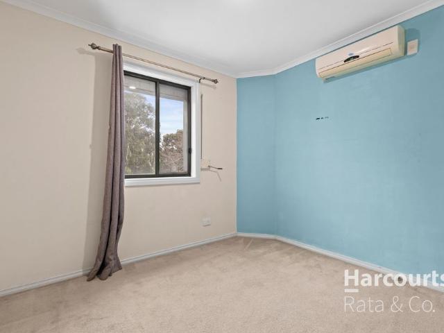 Stylish Living in a Peaceful Court Location