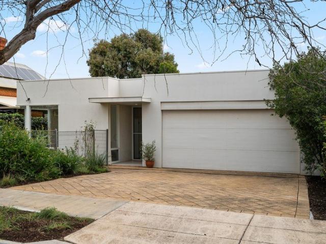 Stylish Living in a Prime City Fringe Location