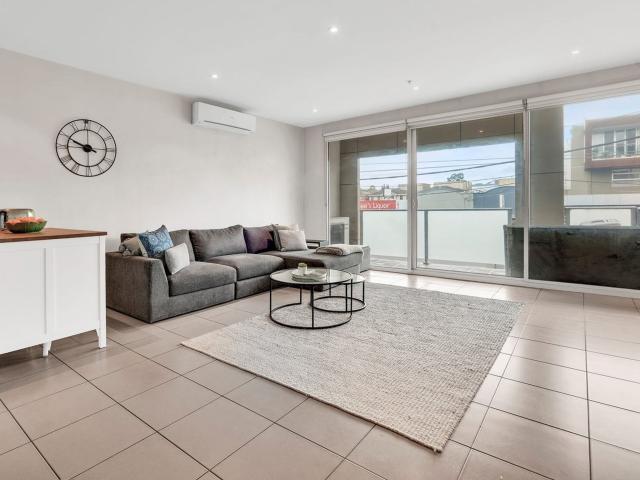 stylish living in a prime essendon location