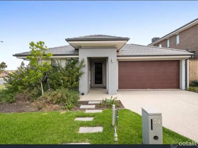 Stylish Living in a Prime Williams Landing Location