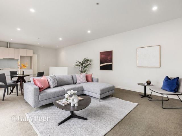 Stylish living in a sought after locale