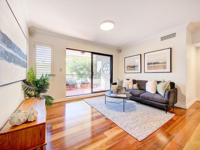 Stylish Living in Heart of Mosman Village OPEN SAT 10:45AM 11:15AM