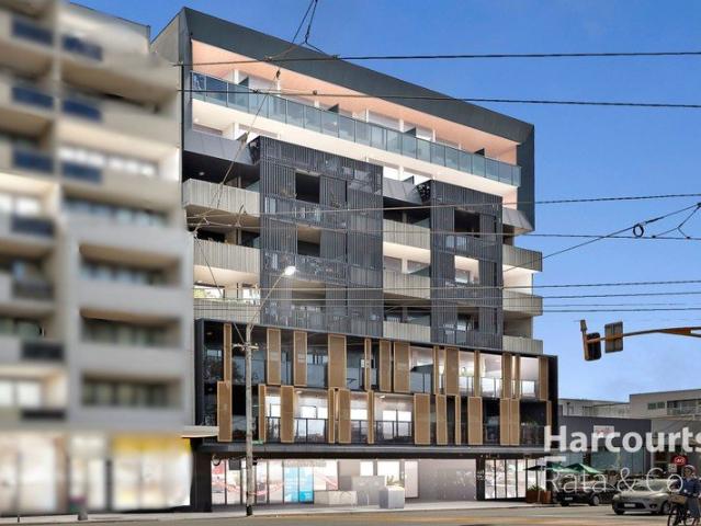 Stylish Living in Highly Sought After Location