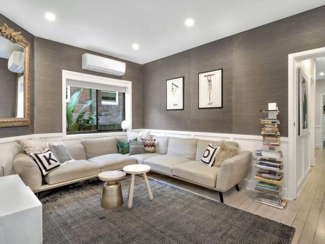 Stylish Living in Prime Willoughby Location Moments to Popular Schools & Vibrant Cafés!