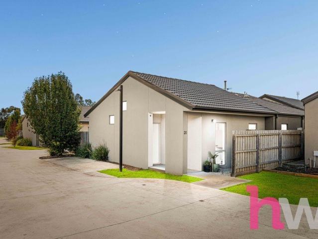 Stylish Living, Low Maintenance Lifestyle!