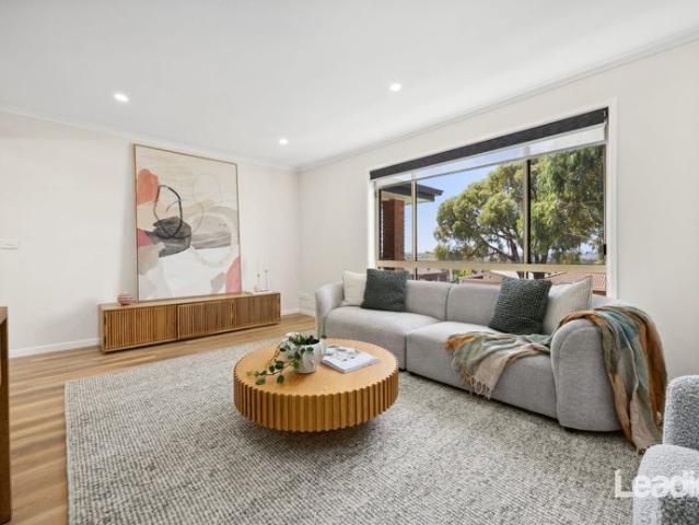 Stylish Living on the Hill