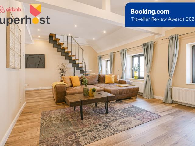 Stylish loft with 2 bathrooms & AC