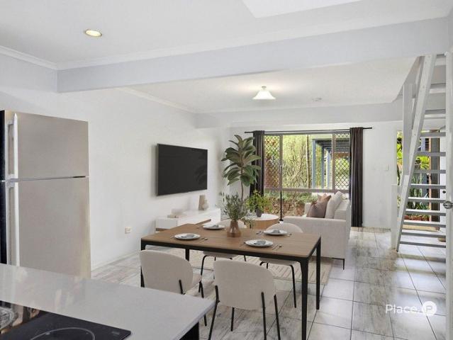Stylish Low Maintenance Townhouse