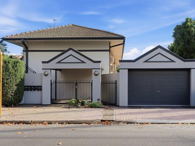Stylish Low Maintenance Unit in Prime Joslin Location!