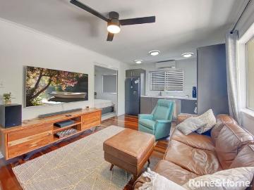 Stylish, Low Maintenance Unit in the heart of Sherwood