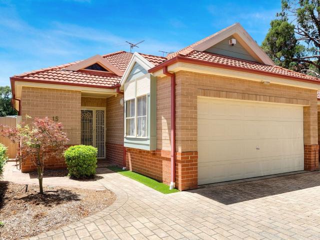 STYLISH, LOW MAINTENANCE VILLA WITH COURTYARD LIVING – LAWN MAINTENANCE INCLUDED