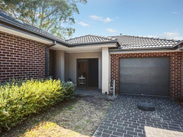 Stylish, Low Maintenance Villa in Prime Seaford Location