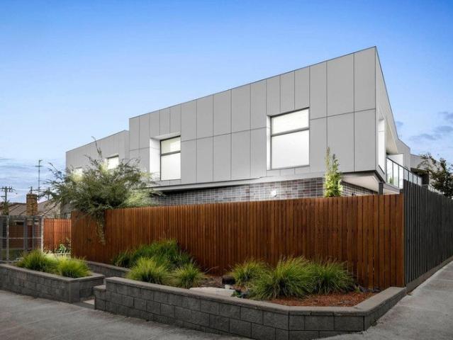 Stylish low maintenance apartment