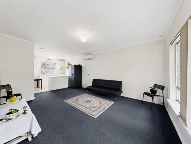 Stylish & Low Maintenance Apartment Close to the Beach