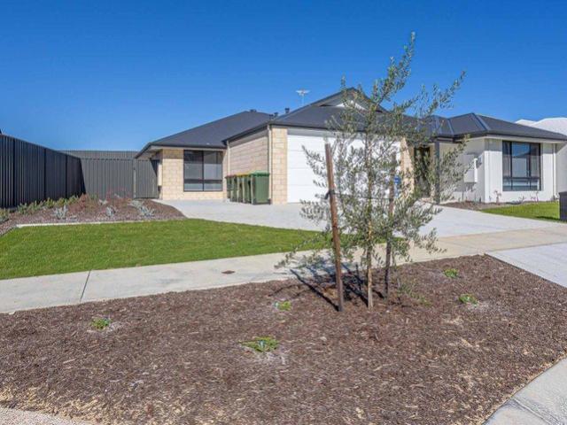 Stylish & Low Maintenance Coastal Living 2x1 Duplex in Alara Estate, Eglinton