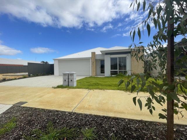 Stylish & Low Maintenance Duplex Living in a Convenient Location