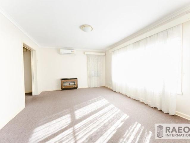 Stylish Low Maintenance Home in the East Doncaster Secondary College zone!