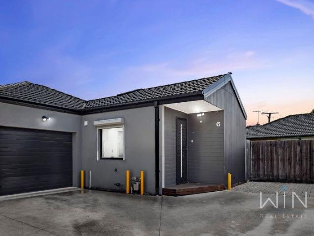 STYLISH, LOW MAINTENANCE LIVING
