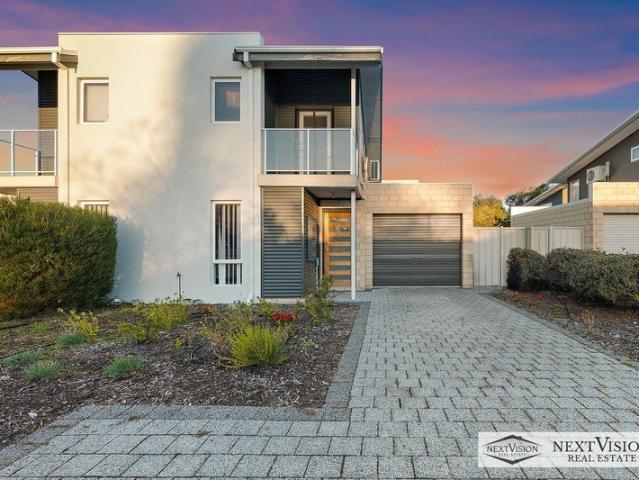 Stylish, Low Maintenance Living CLICK ON VIDEO ICON FOR 3D VIRTUAL WALKTHROUGH
