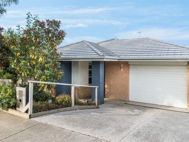 Stylish, Low Maintenance Living by Zuidema Park