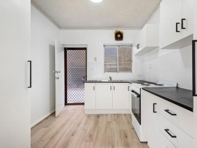 Stylish & Low Maintenance Living in a Thriving City Fringe Location