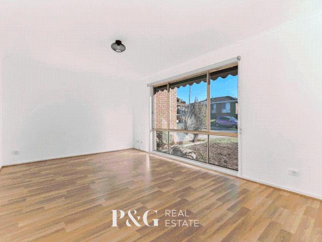 Stylish & Low Maintenance Living in a Convenient Location!