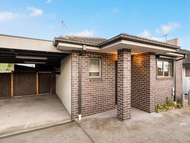 Stylish, low maintenance living in a convenient Reservoir location