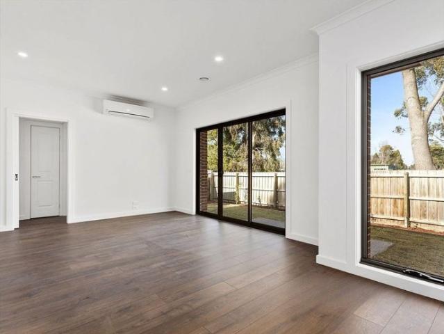 Stylish & Low Maintenance Living in a Prime Croydon Location