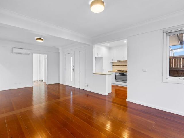 Stylish, Low Maintenance Living in a Prime Heidelberg Heights Location