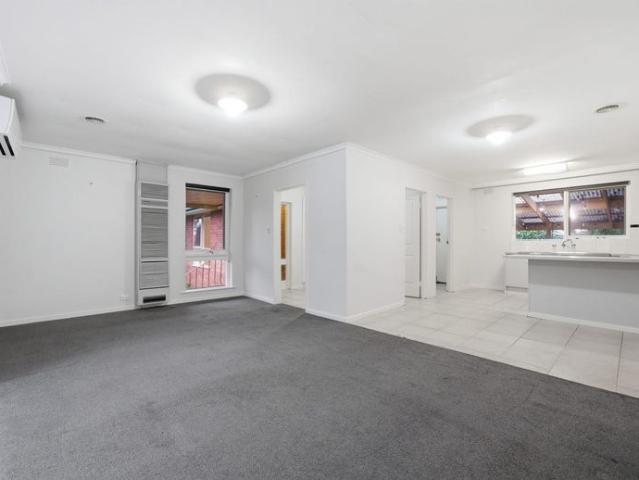 Stylish, Low Maintenance Living in a Prime Kilsyth Location
