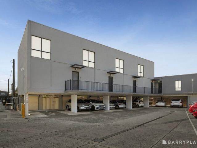 Stylish, Low Maintenance Living in a Prime Maidstone Location