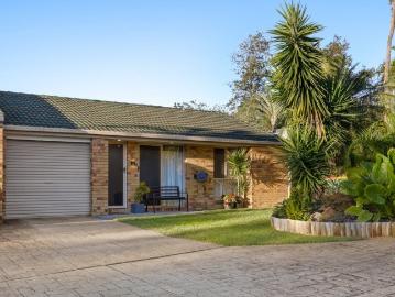 Stylish, Low Maintenance Living in a Prime Oxenford Location