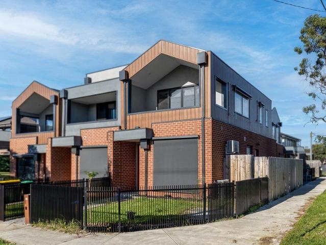 Stylish Low Maintenance Living In A Prime Preston Location