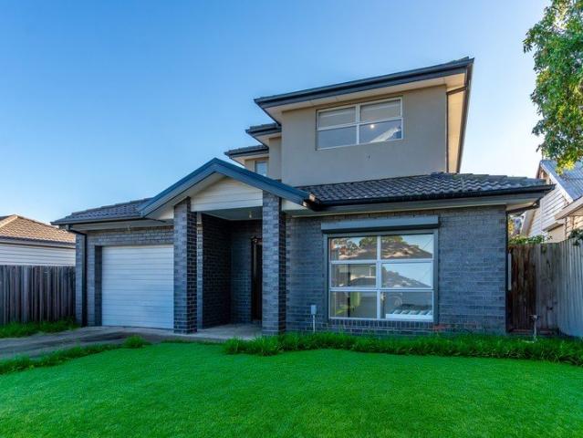 Stylish, Low Maintenance Living in a Prime St Albans Location