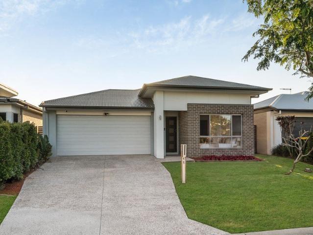 Stylish Family Living with Three Separate Living Zones in a Quiet Family Friendly Pocket!