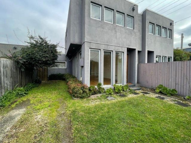 Stylish, Low Maintenance Living in a Sought After Fairfield Location