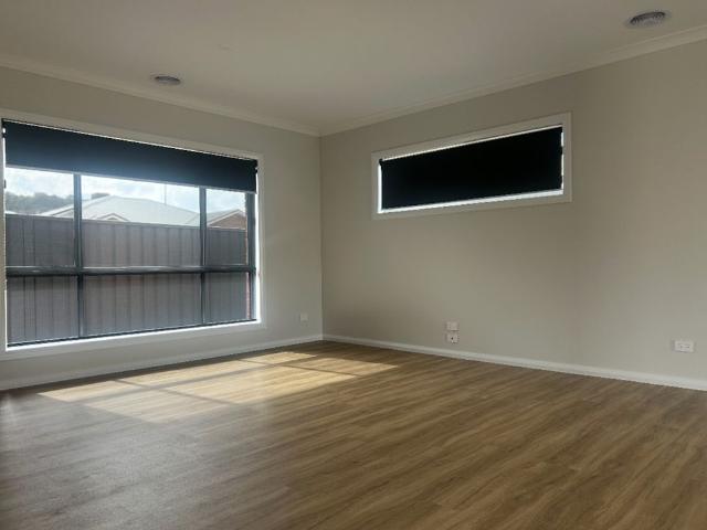 Stylish, Low Maintenance Living in Springdale Heights!