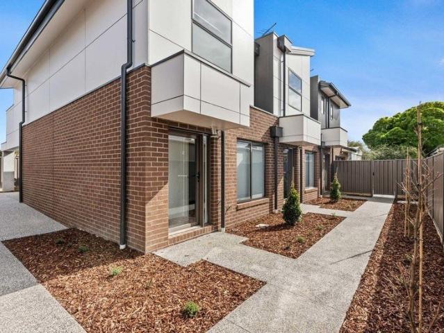 Stylish & Low Maintenance Living in Sydenham