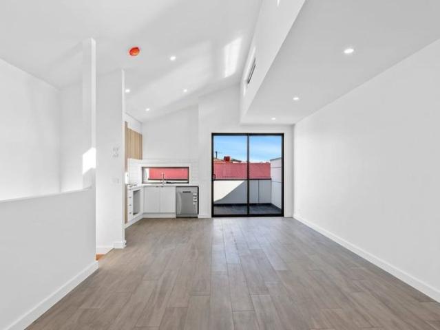 Stylish & Low Maintenance Living in Sydenham