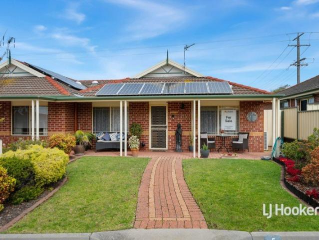 STYLISH, LOW MAINTENANCE LIVING IN PARKRIDGE