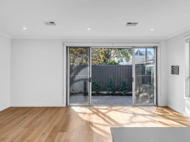 Stylish Low Maintenance Living in Prime Oaklands Park