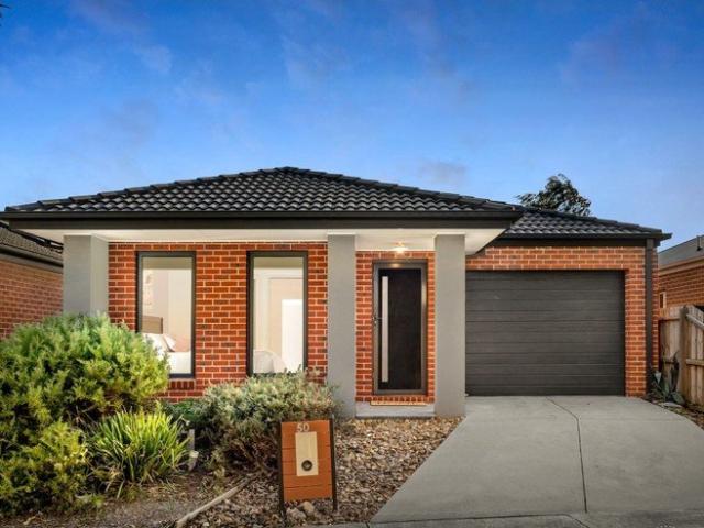 Stylish Low Maintenance Living in Riverstone Estate