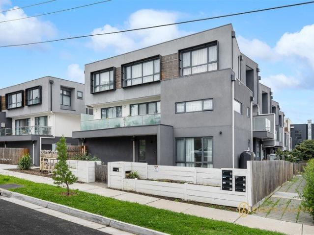 Contemporary Three Level Living with Exceptional Convenience