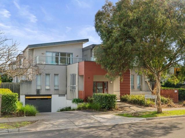Stylish, Low Maintenance Living in the Heart of Boronia