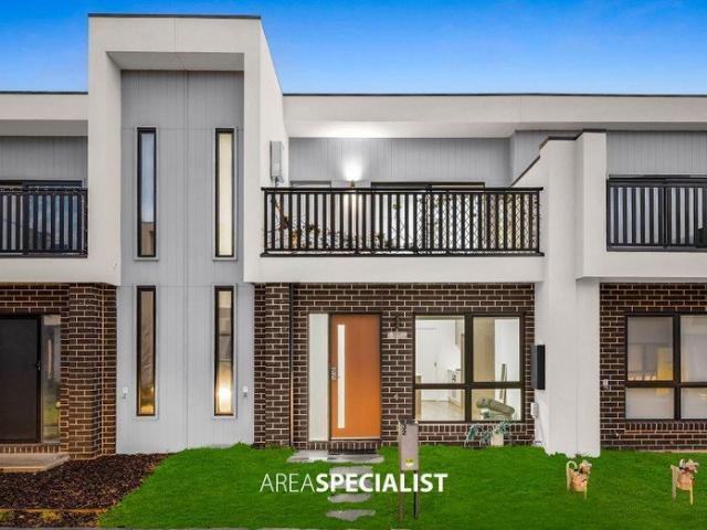 Stylish, Low Maintenance Living in the Heart of Cranbourne West!