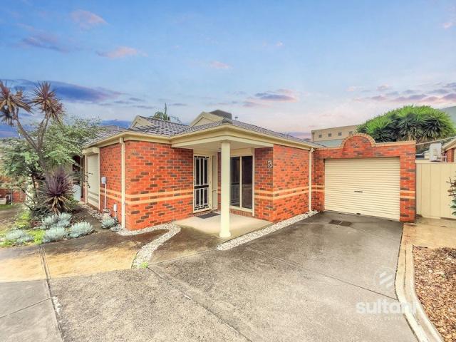 Stylish, Low Maintenance Living in the Heart of Dandenong